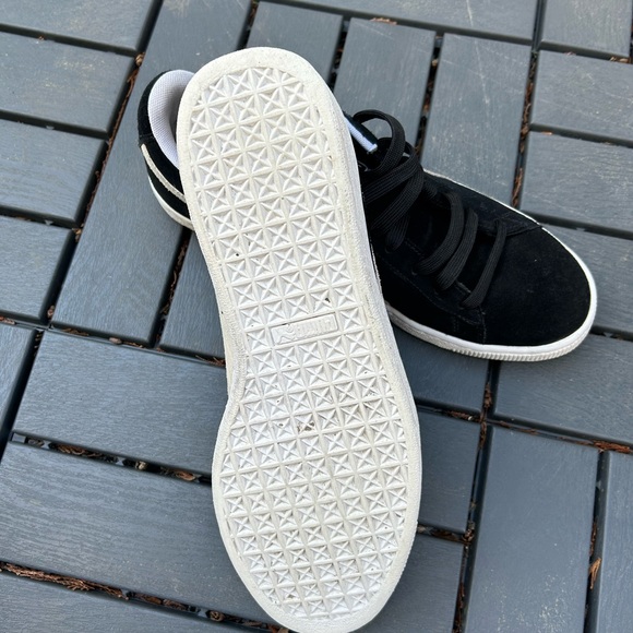 Classic men’s black & cream Puma Suedes size 12US - Picture 3 of 9